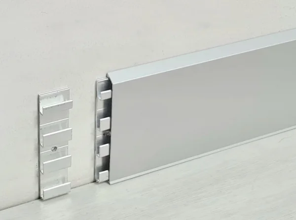 Алюминиевый плинтус Fezard Кабельный ALP-С70 Алюминий 70*10*2500 мм в Барнауле