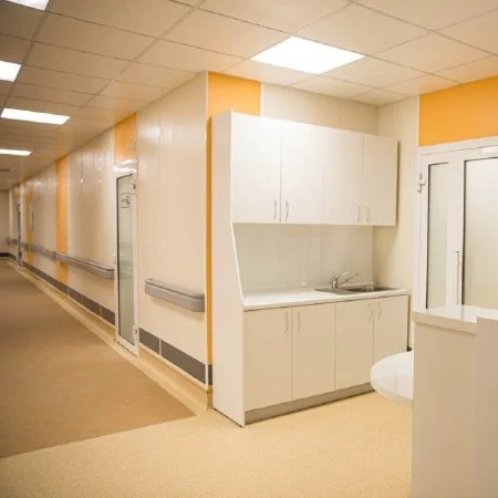 Коннелюрный односоставной плинтус Bonkeel Prof Серый (95х2700мм) в Барнауле