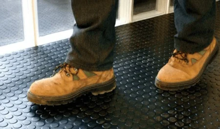 Противоскользящее резиновое покрытие Пятачки (1,0х10м) в Барнауле